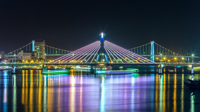 Check-in to the tourism city of Da Nang - The city of bridges - Illuminated Han River Bridge