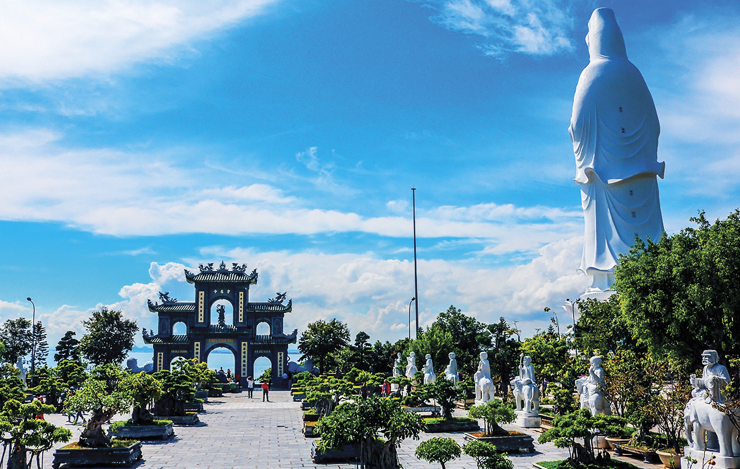 Du lịch hè tại Đà Nẵng và 5 trải nghiệm đáng nhớ - Chùa Linh ứng Đà Nẵng
